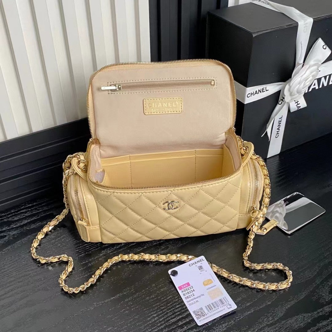 MEDIUM CAMERA BAG 23 IN BEIGE YELLOW LAMBSKIN GOLD HARDWARE