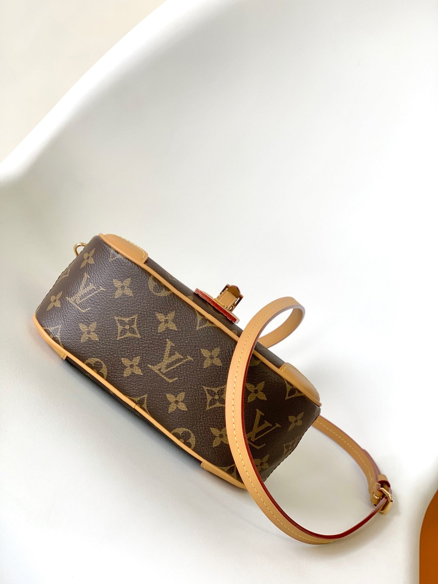 DEAUVILLIE MINI 22 MONOGRAM CANVAS BROWN