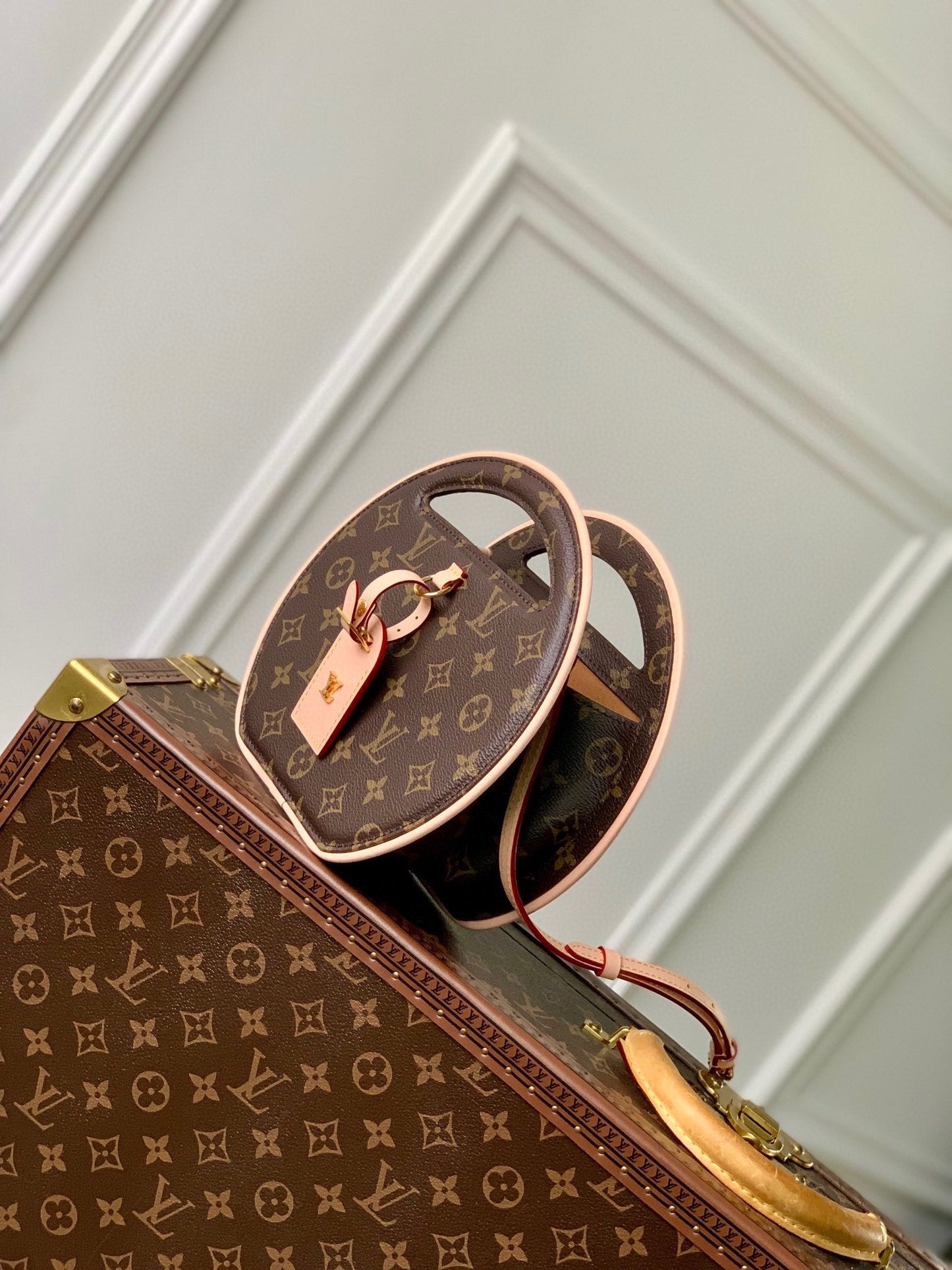 AROUND ME PM 22 IN BROWN MONOGRAM CANVAS