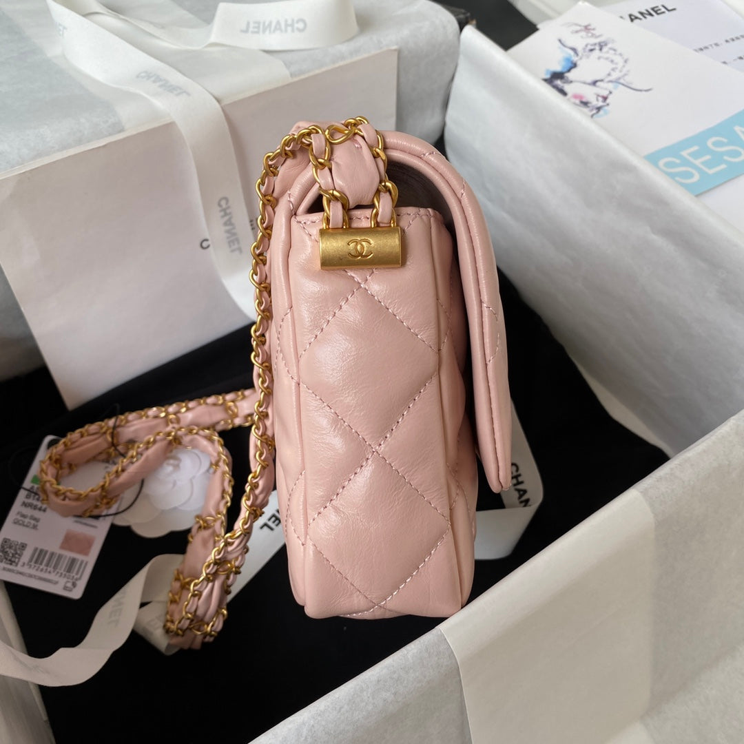 SMALL FLAP BAG 20 IN PEACH PINK LAMBSKIN GOLD HARDWARE