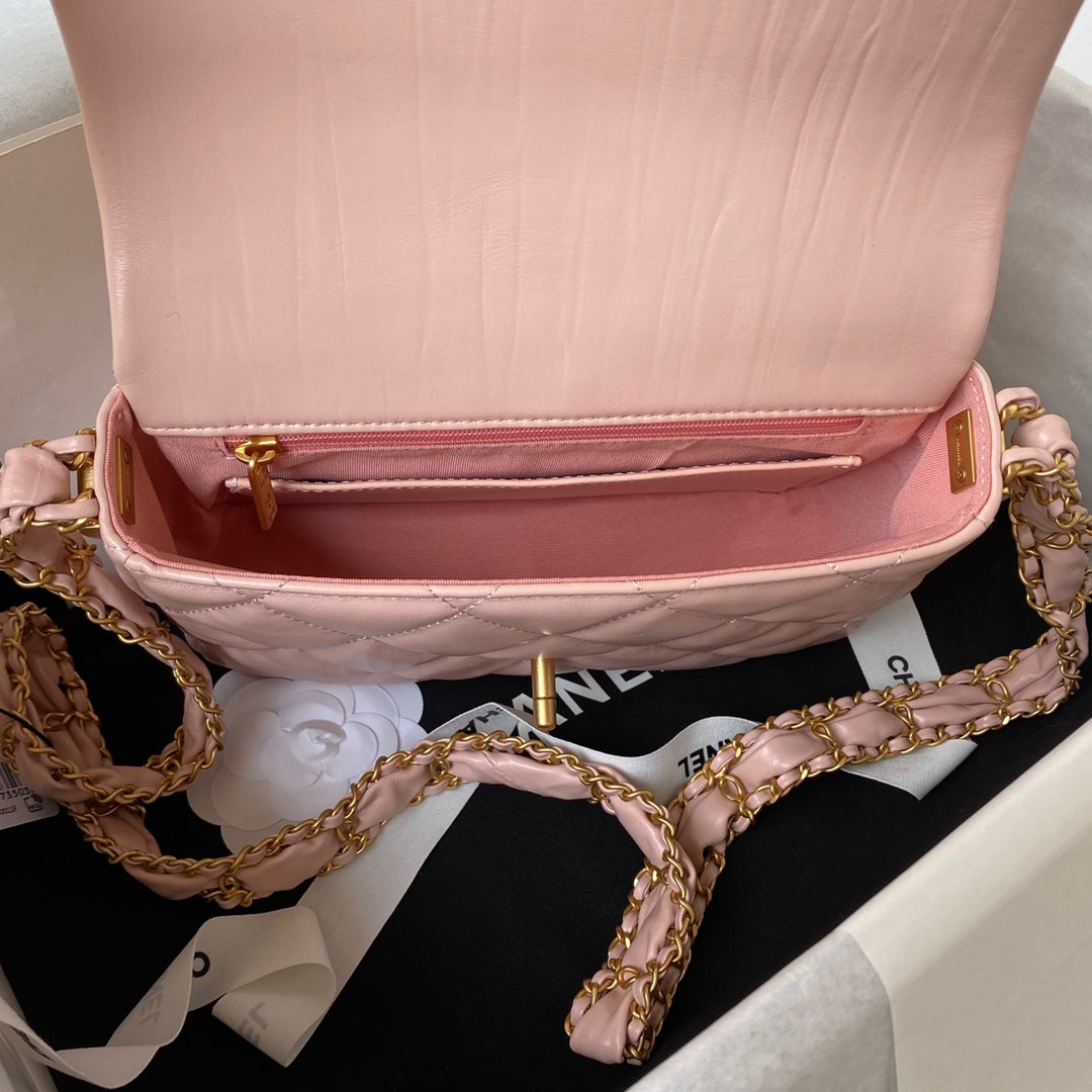 SMALL FLAP BAG 20 IN PEACH PINK LAMBSKIN GOLD HARDWARE