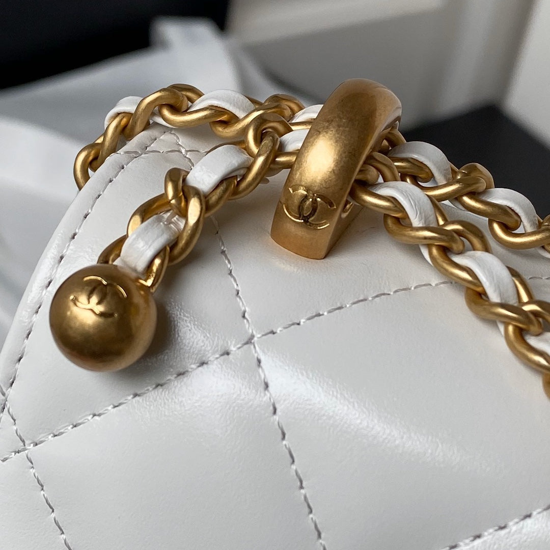 FLAP BAG 22 IN WHITE CALFSKIN WITH DOUBLE GOLD BALL