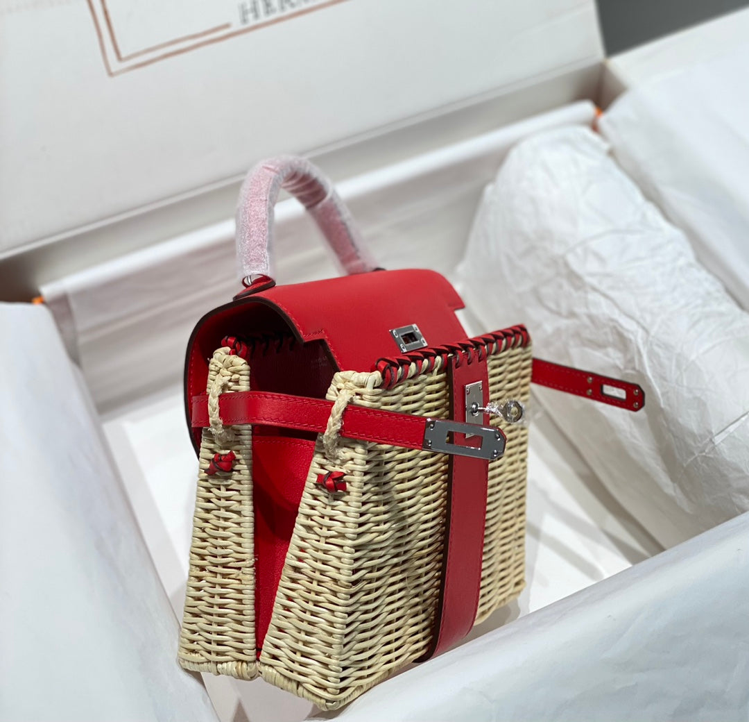 HM KELLY 22 PICNIC RED BAMBOO AND RATTAN