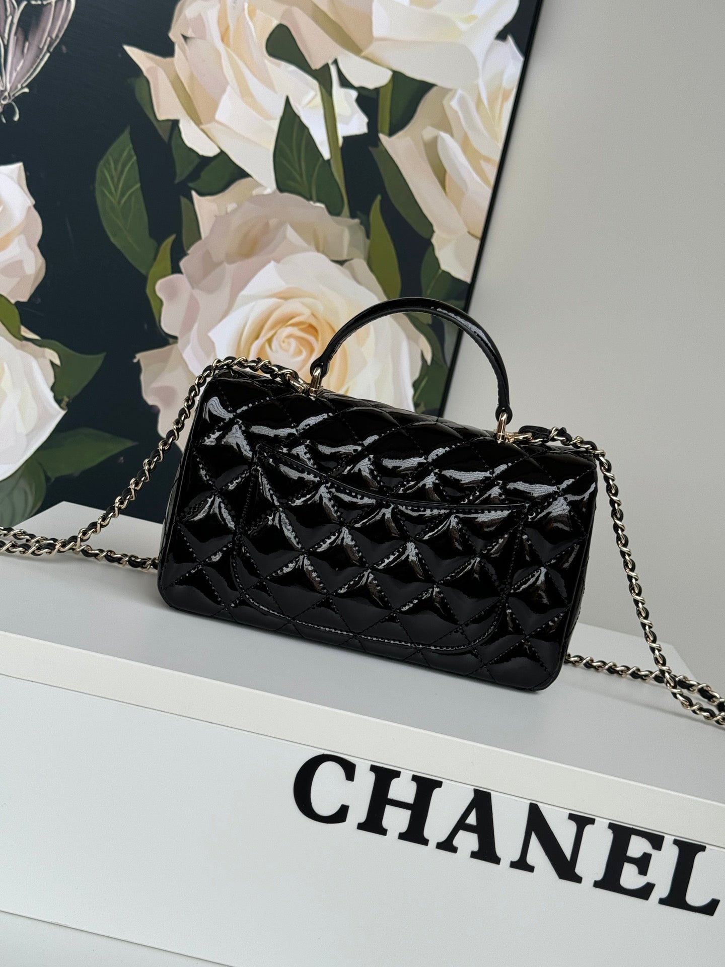 MINI FLAP BAG 20 IN BLACK GLOSSY CALFSKIN GOLD HARDWARE