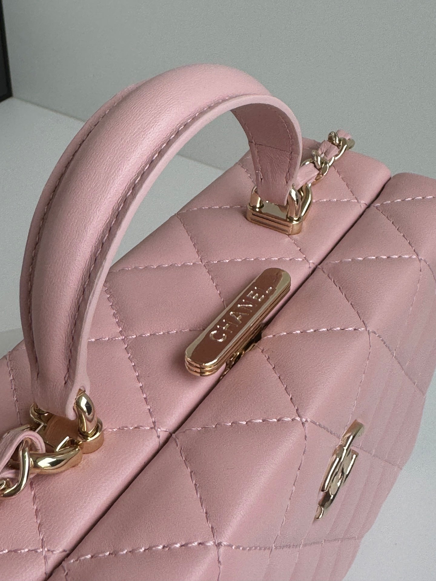 SMALL BOX BAG 18 IN BALLERINA PINK LAMBSKIN GOLD HARDWARE