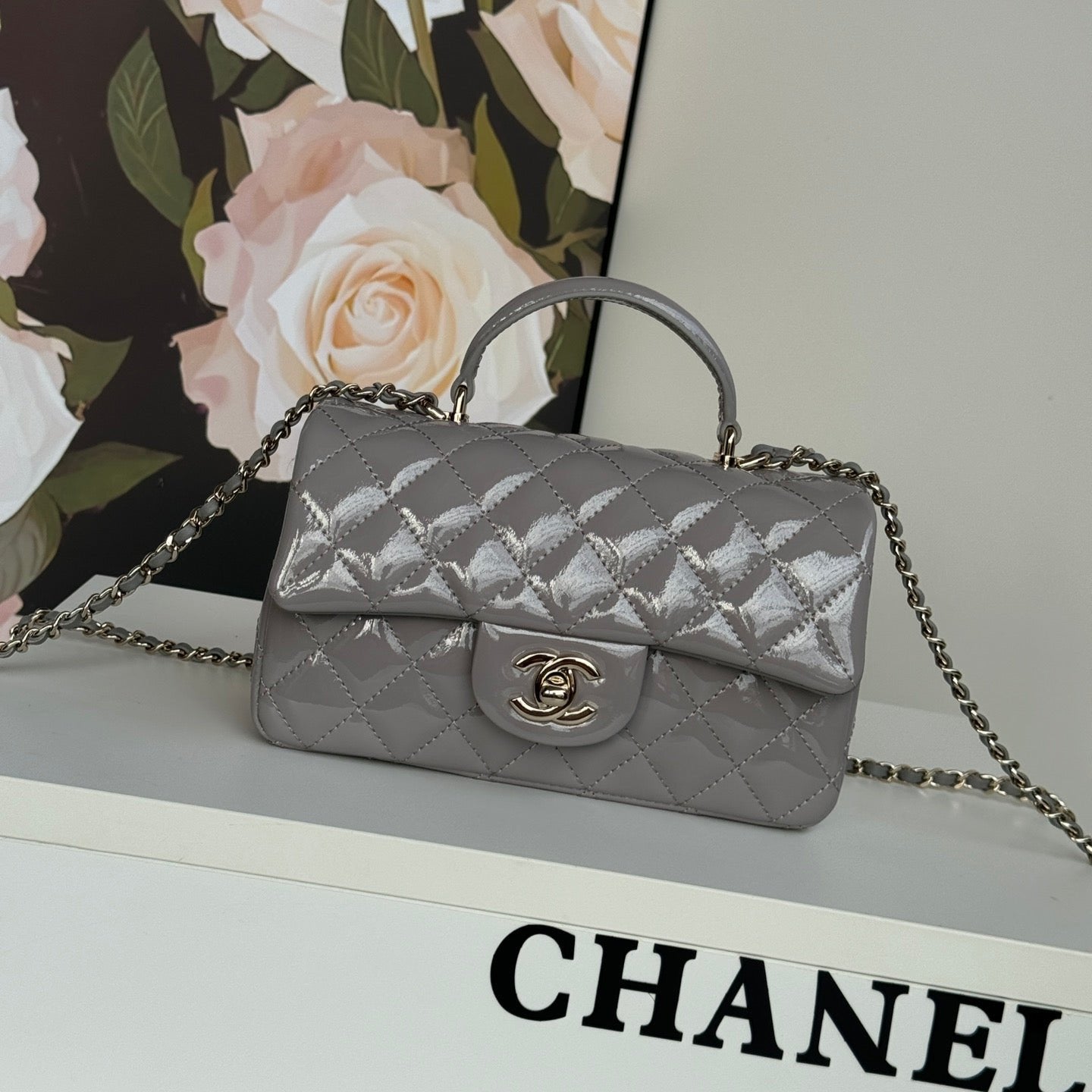 MINI FLAP BAG 20 IN LIGHT GRAY GLOSSY CALFSKIN GOLD HARDWARE