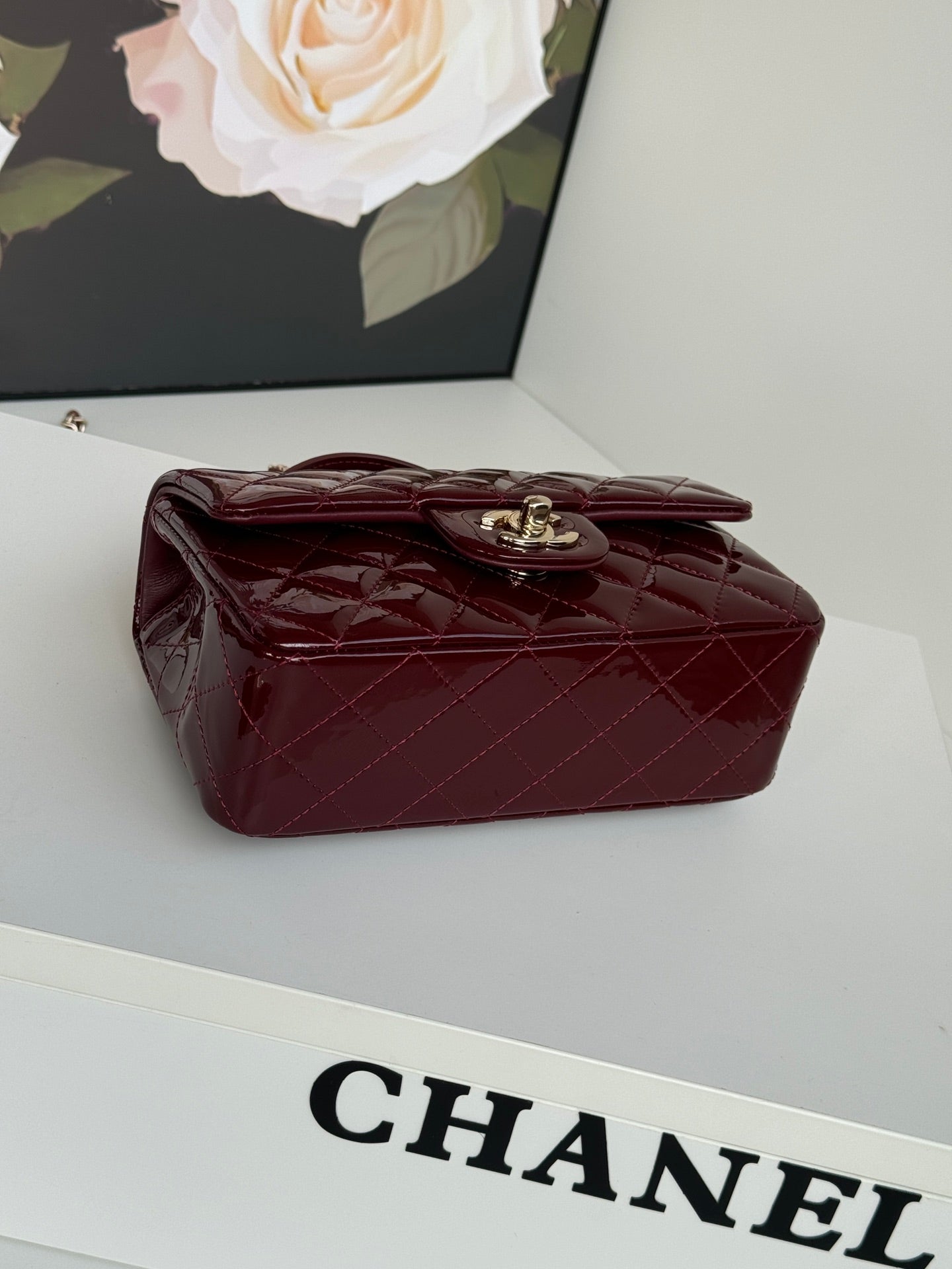 MINI FLAP BAG 20 IN MAHOGANY RED GLOSSY CALFSKIN GOLD HARDWARE